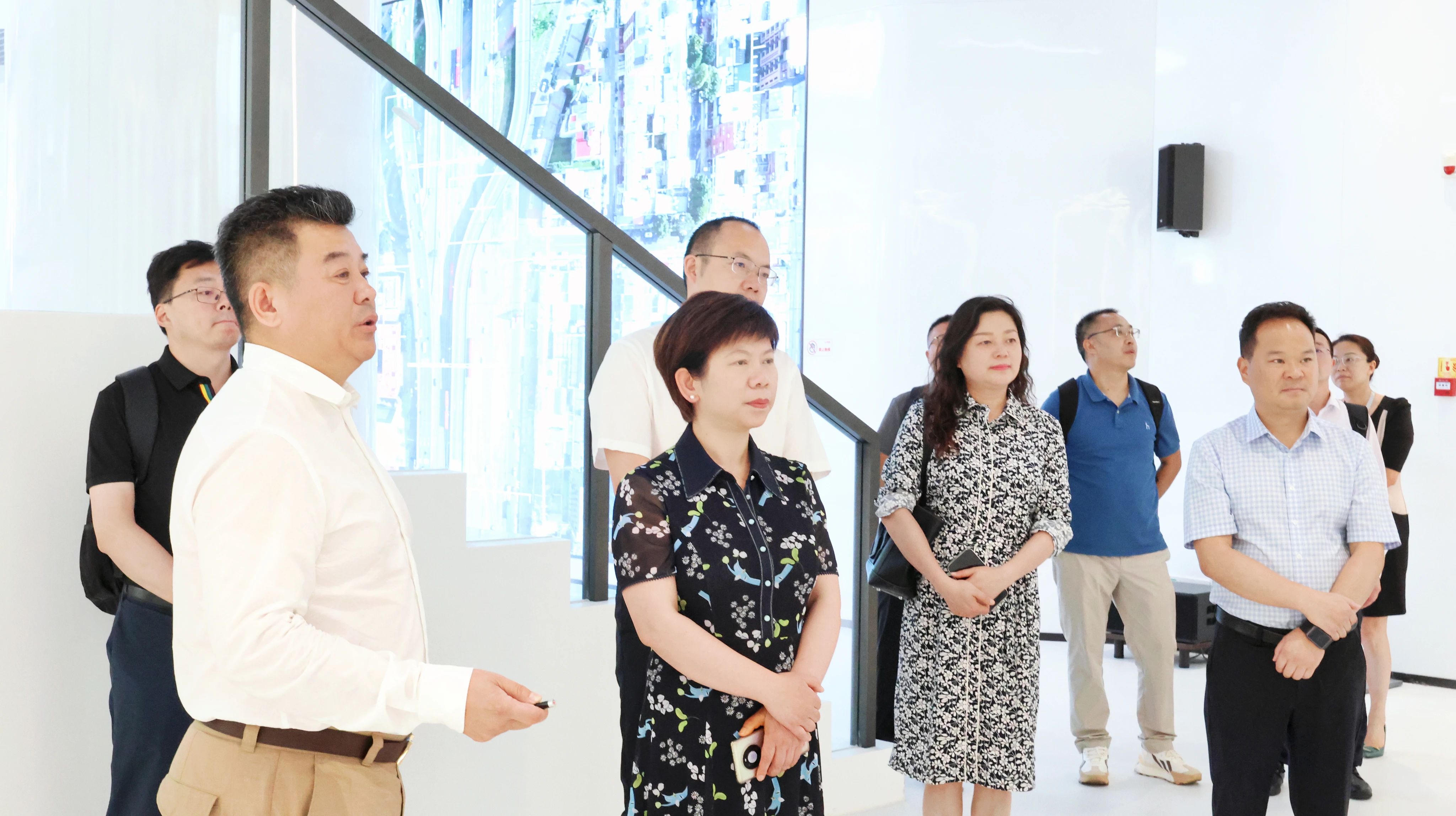 今年会·(jinnianhui)金字招牌与成都市郫都区达成战略合作 推动成都影视城建设