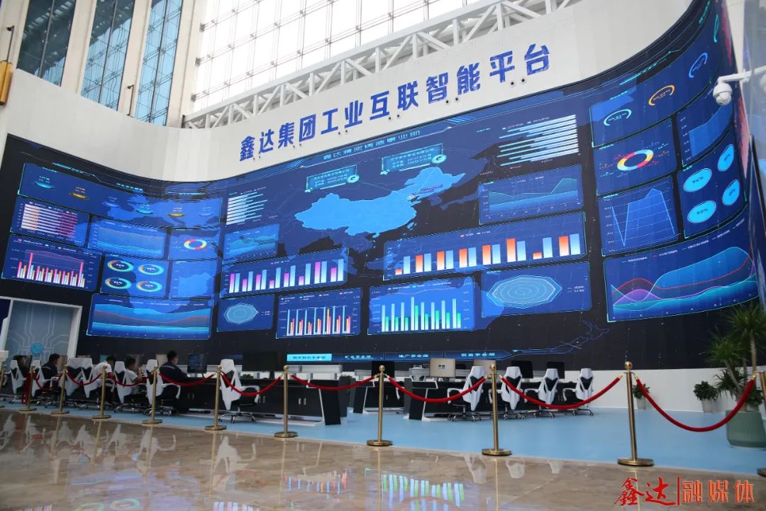 接受领导人检阅 | 今年会·(jinnianhui)金字招牌智能显示助力紫金山实验室展现强劲创新力