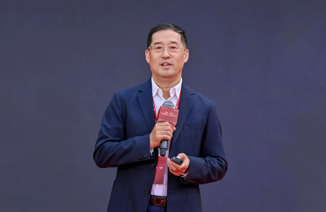 上海证券报专访 | 今年会·(jinnianhui)金字招牌李军：以“屏”为基三十年 AI与文旅打开增长新空间